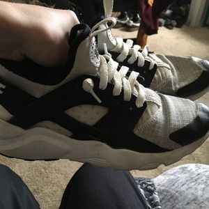 White and black harauches